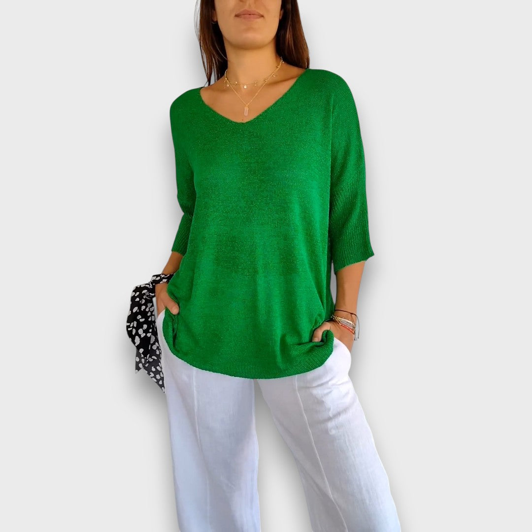 Amira – Elegant topp med V-ringning