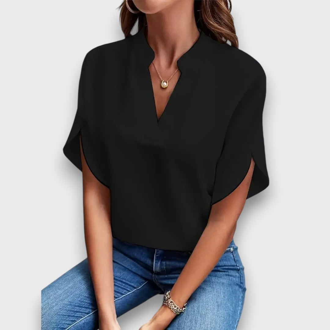 Auréline – V-ringad blus med förfinad drapering