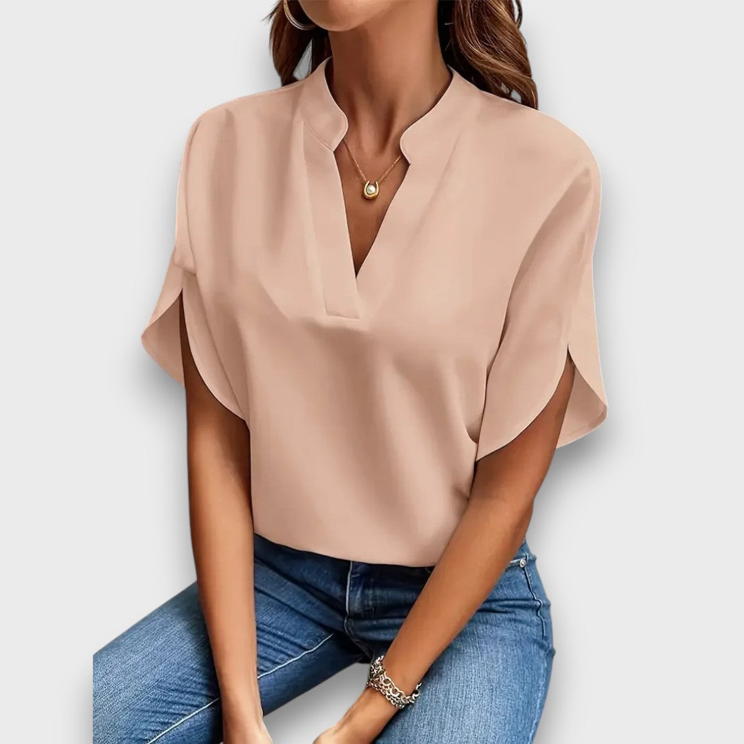 Auréline – V-ringad blus med förfinad drapering