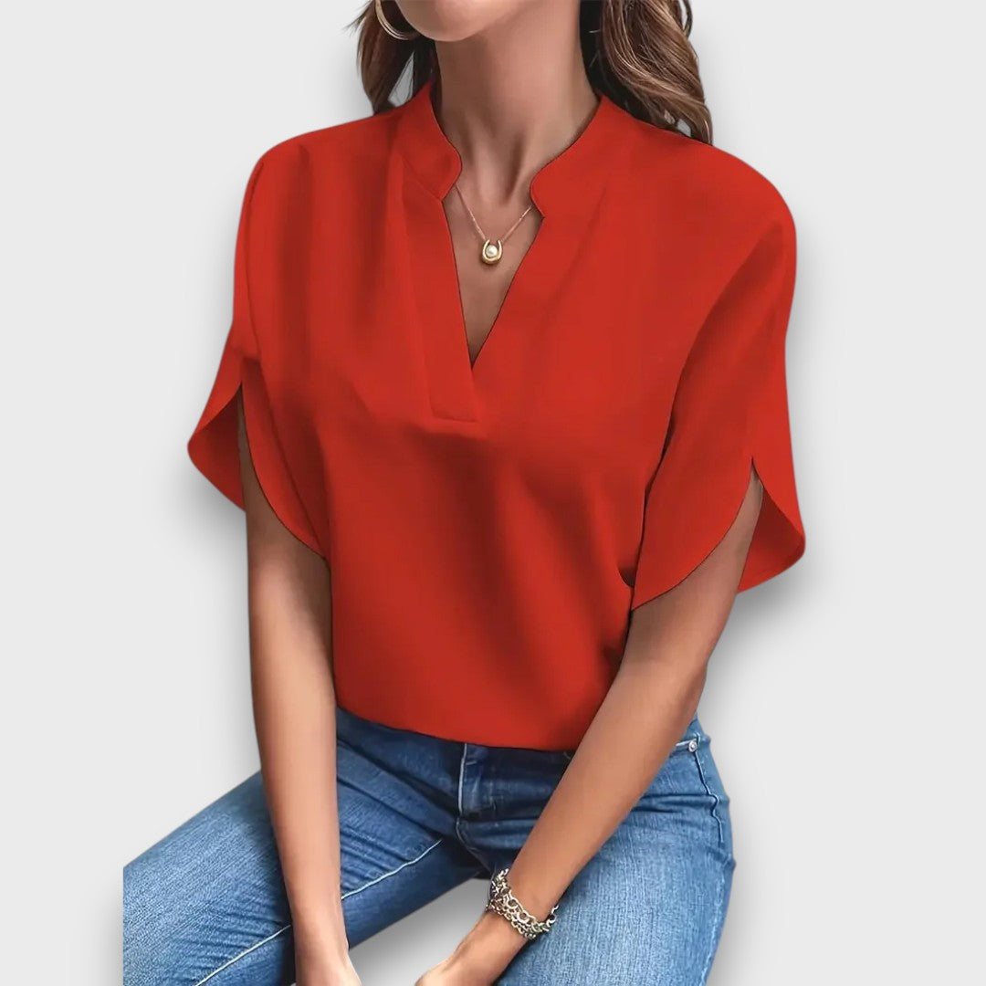 Auréline – V-ringad blus med förfinad drapering