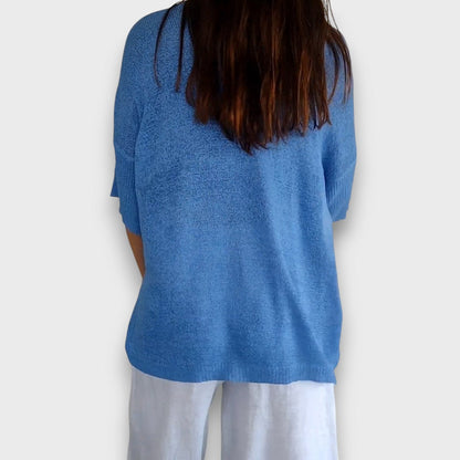 Amira  – Elegant topp med V-ringning